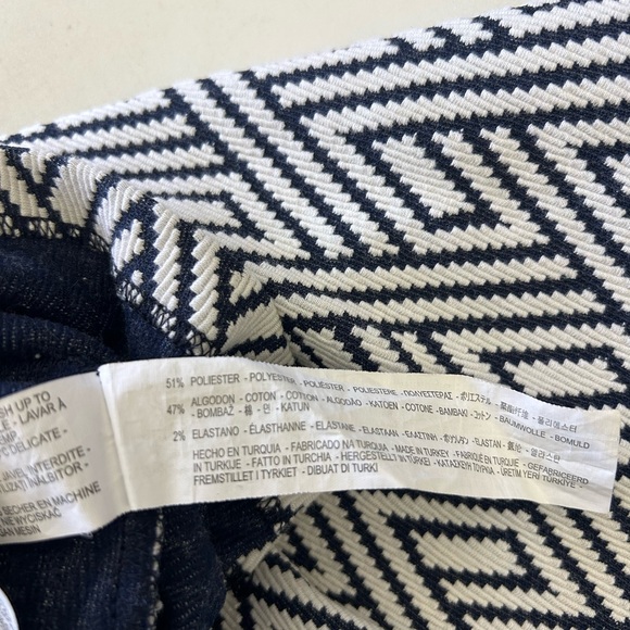 ZARA HIGH RISE BLACK /WHITE ZIG ZAG KNEE LENGTH STRETCHY PENCIL SKIRT SIZE M - Picture 8 of 8